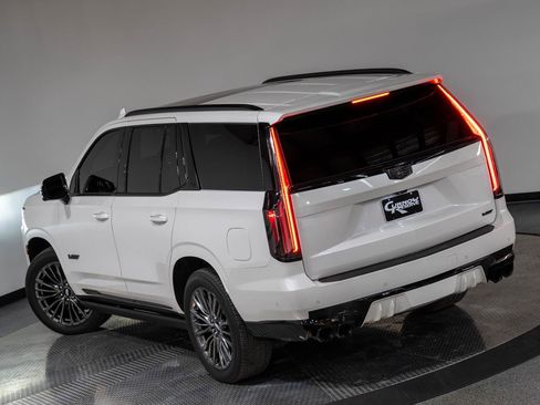 Used 2023 Cadillac Escalade V image 29