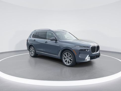 New 2026 BMW X7 xDrive40i image 2