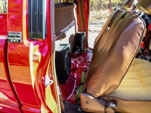 Used 1986 Toyota Pickup 4x4 Regular Cab Turbo image 51