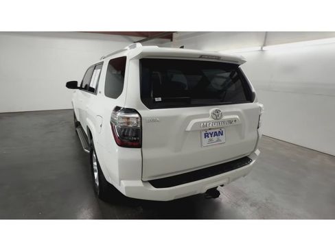 Used 2016 Toyota 4Runner SR5 RWD image 7