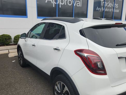 Used 2022 Buick Encore Preferred w/ Safety Package AWD/4WD image 4