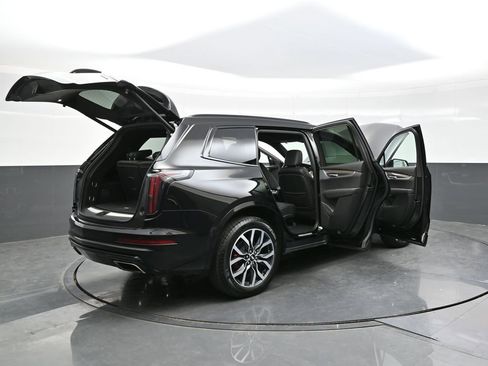 Certified 2025 Cadillac XT6 Sport w/ Platinum Package AWD/4WD image 42