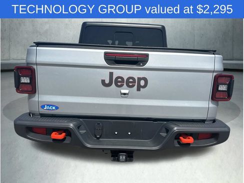 Used 2024 Jeep Gladiator Mojave w/ Technology Group AWD/4WD image 6