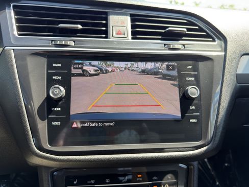 Used 2024 Volkswagen Tiguan SE FWD image 36