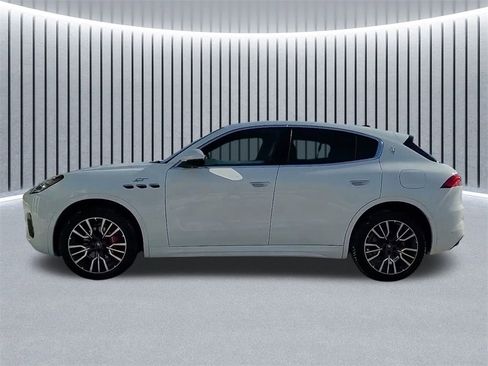 Certified 2024 Maserati Grecale GT image 15