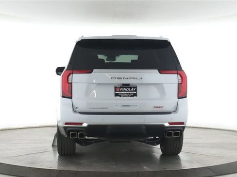 Used 2026 GMC Yukon Denali w/ Denali Reserve Package AWD/4WD image 11
