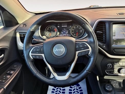 Used 2016 Jeep Cherokee Limited image 17