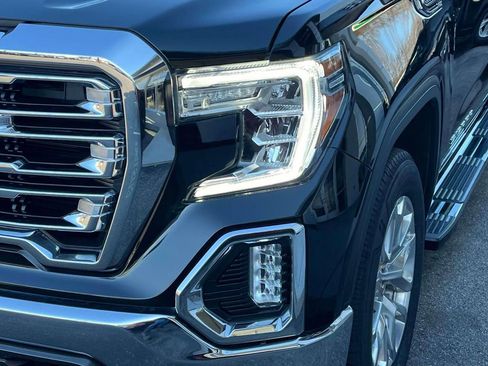 Used 2022 GMC Sierra 1500 SLT w/ SLT Premium Package image 9