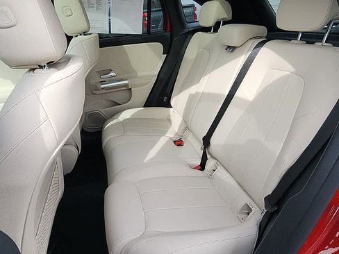 Used 2022 Mercedes-Benz GLA 250 4MATIC image 7