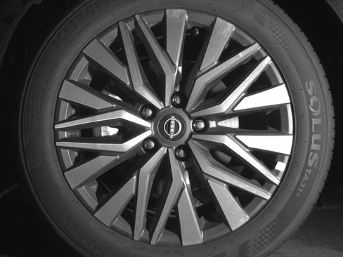 Used 2025 Nissan Altima 2.5 SV image 12