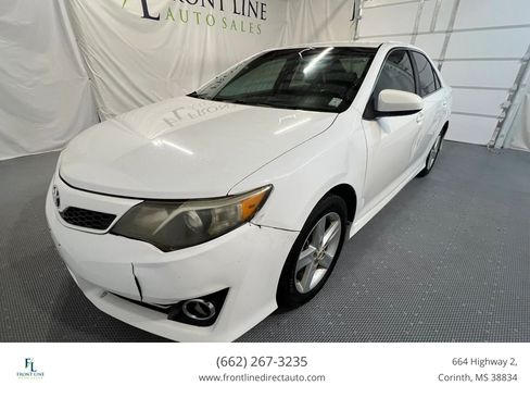 Used 2012 Toyota Camry SE FWD image 3