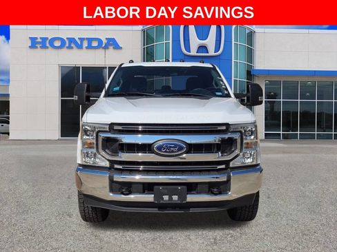 Used 2022 Ford F250 XLT AWD/4WD image 2