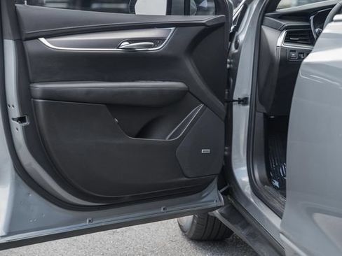 Used 2025 Cadillac XT5 Luxury FWD image 36