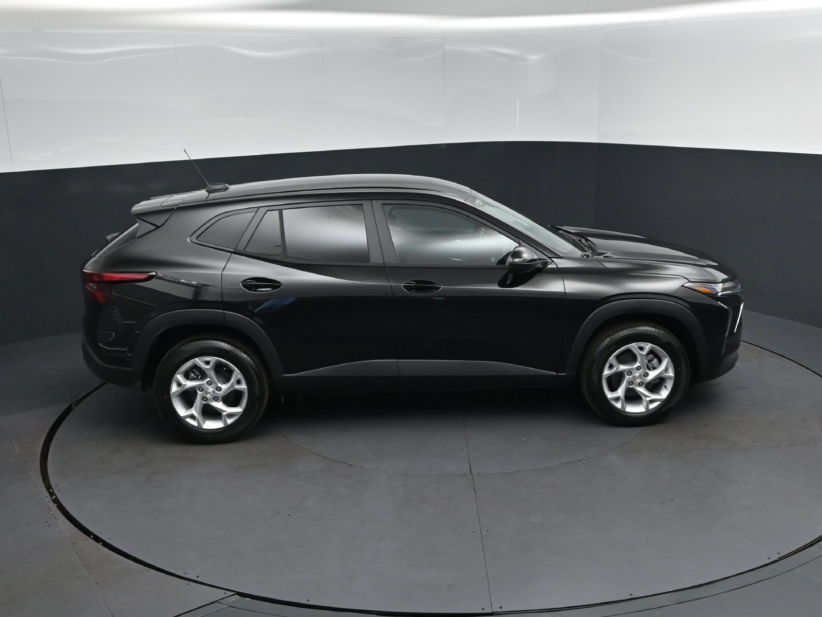 New 2026 Chevrolet Trax LS w/ LS Convenience Package FWD image 35