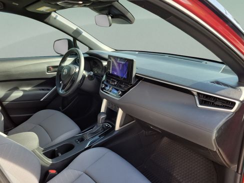 Used 2023 Toyota Corolla Cross AWD Hybrid w/ Moonroof Package image 27