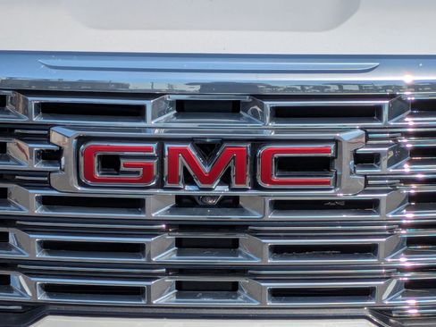 Used 2024 GMC Acadia Denali w/ Super Cruise Package FWD image 13