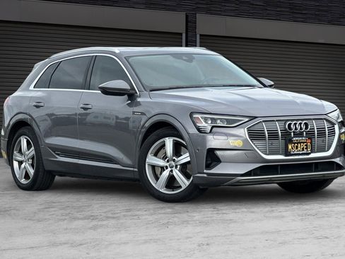 Used 2019 Audi e-tron Premium Plus w/ Cold Weather Package image 2