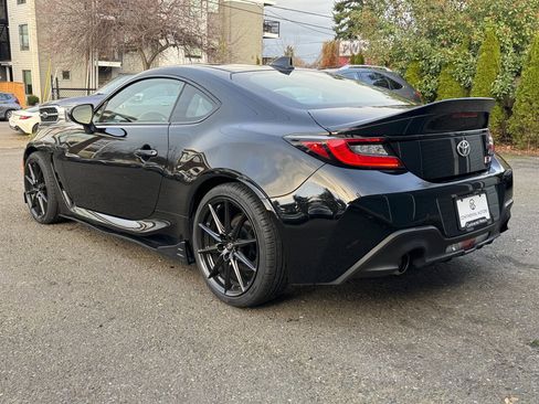 Used 2024 Toyota GR86 Premium image 10