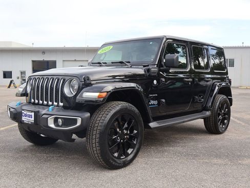 Used 2023 Jeep Wrangler Unlimited Sahara w/ Dual Top Group AWD/4WD image 4