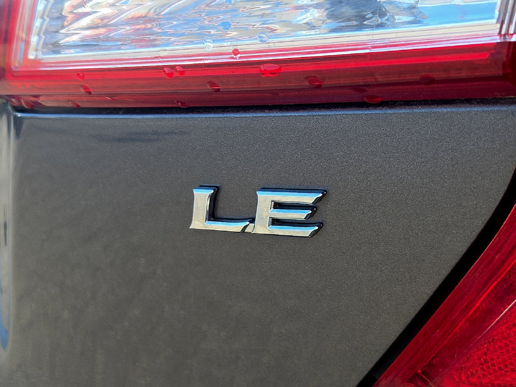 Used 2012 Toyota Camry LE FWD image 31