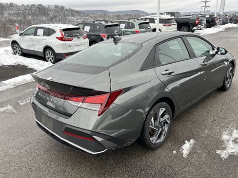 Certified 2025 Hyundai Elantra Sport image 6