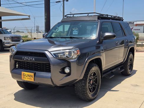 Used 2019 Toyota 4Runner SR5 AWD/4WD image 3