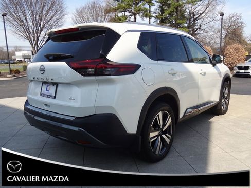 Used 2023 Nissan Rogue SL image 4