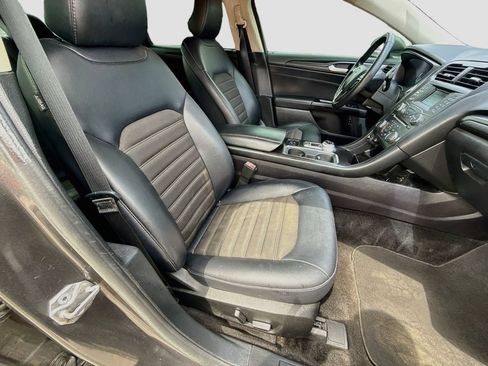 Used 2018 Ford Fusion SE w/ Equipment Group 601A FWD image 30
