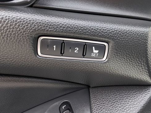 Used 2018 Honda Accord Touring image 15