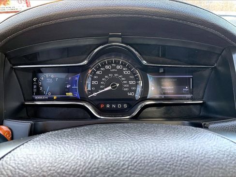 Used 2013 Lincoln MKS AWD image 18