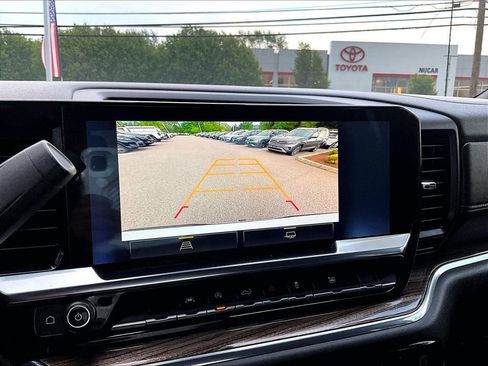 Used 2023 Chevrolet Silverado 1500 LT AWD/4WD image 19