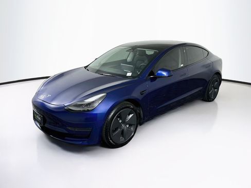 Used 2022 Tesla Model 3 RWD image 3