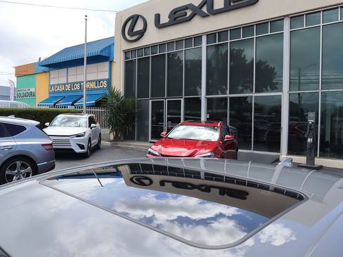 Used 2024 Lexus IS 300 F Sport image 11