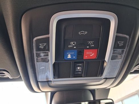Used 2024 RAM 1500 Limited AWD/4WD image 7