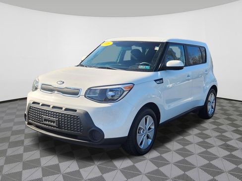 Used 2016 Kia Soul FWD image 2