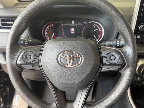 Used 2025 Toyota RAV4 XLE AWD/4WD image 33