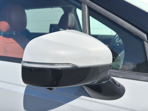Used 2024 Kia Carnival SX FWD image 11