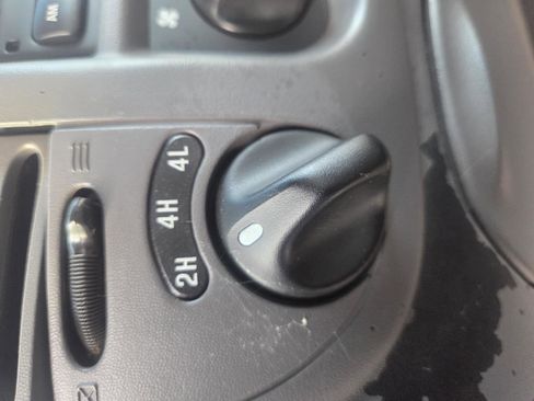 Used 2001 Ford F150 XLT image 19