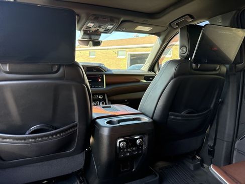 Used 2024 GMC Yukon Denali Ultimate AWD/4WD image 21