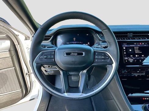 Used 2024 Jeep Grand Cherokee L Altitude RWD image 12