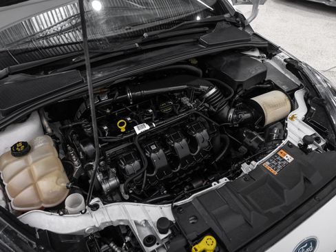 Used 2017 Ford Focus ST FWD image 50