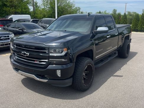 Used 2017 Chevrolet Silverado 1500 LTZ Z71 w/ LTZ Plus Package AWD/4WD image 3