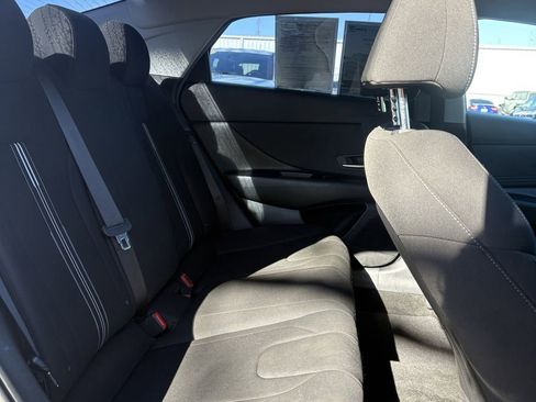 Used 2021 Hyundai Elantra SEL w/ Convenience Package image 13