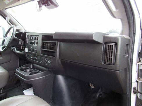 Used 2021 GMC Savana 3500 Extended w/ Power Convenience Package RWD image 15