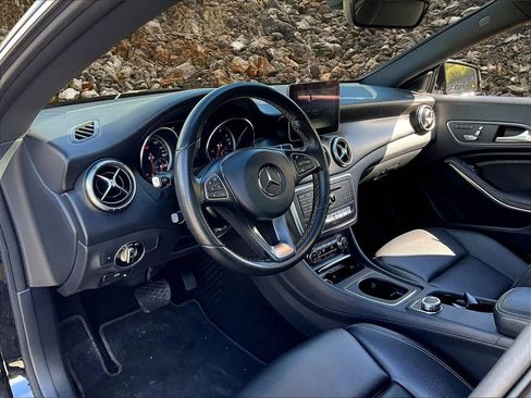 Used 2018 Mercedes-Benz CLA 250 image 11