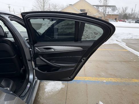 Used 2018 BMW M550i xDrive w/ Driving Assistance Package image 41