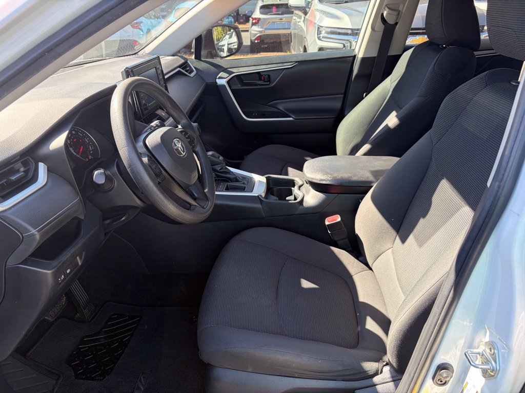 Used 2019 Toyota RAV4 LE FWD image 24