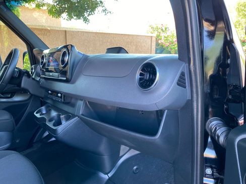 Used 2025 Mercedes-Benz Sprinter 2500 image 37