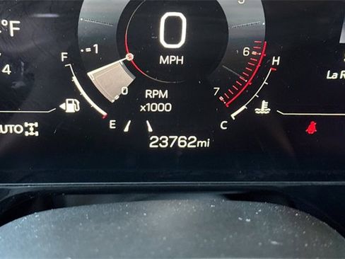 Used 2025 GMC Yukon XL Denali image 29