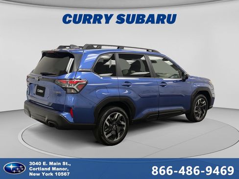 Used 2025 Subaru Forester Premium AWD/4WD image 5